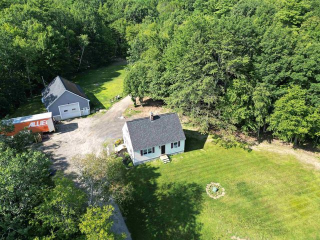 90 Green Road, Raymond, NH 03077