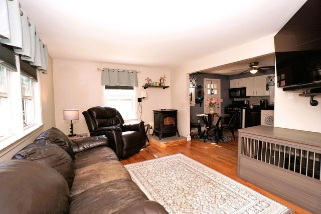 90 Green Road, Raymond, NH 03077