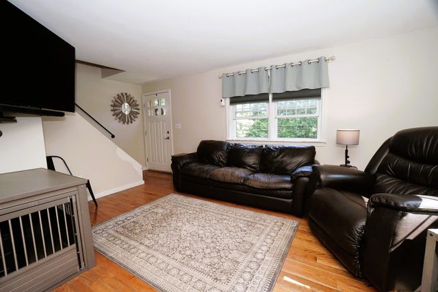 90 Green Road, Raymond, NH 03077