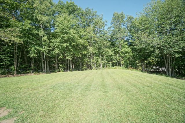 90 Green Road, Raymond, NH 03077