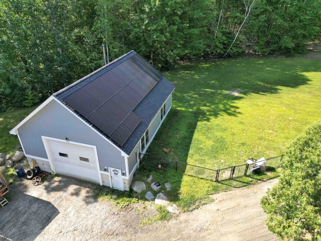 90 Green Road, Raymond, NH 03077