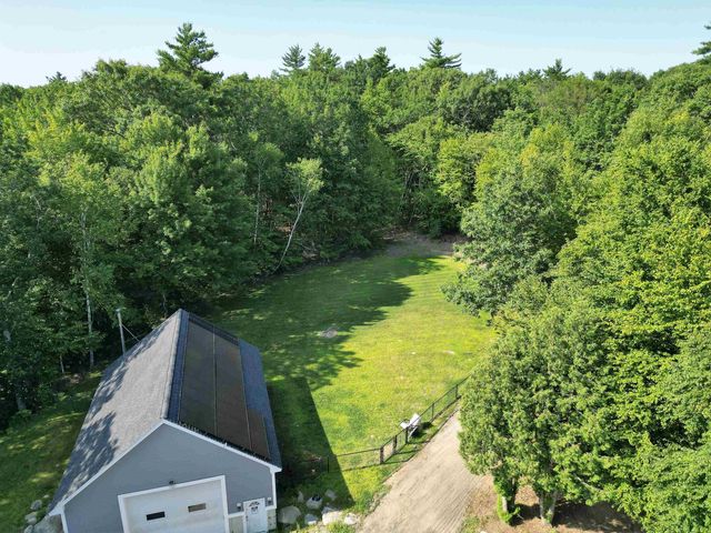 90 Green Road, Raymond, NH 03077