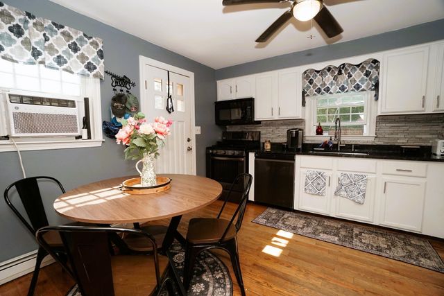 90 Green Road, Raymond, NH 03077