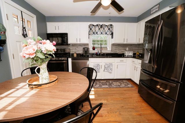90 Green Road, Raymond, NH 03077