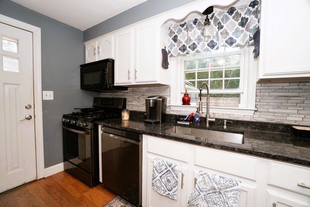 90 Green Road, Raymond, NH 03077