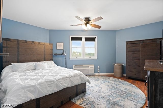 50 Pine St 215, Montclair Twp., NJ 07042
