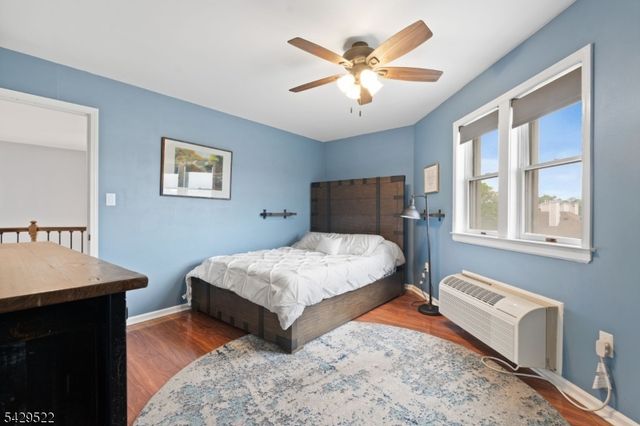 50 Pine St 215, Montclair Twp., NJ 07042
