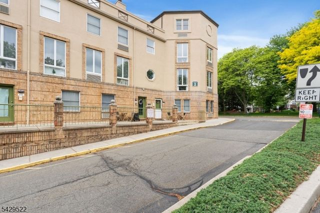 50 Pine St 215, Montclair Twp., NJ 07042