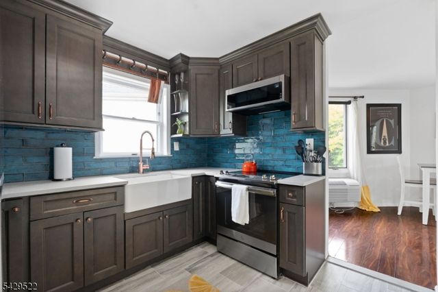 50 Pine St 215, Montclair Twp., NJ 07042