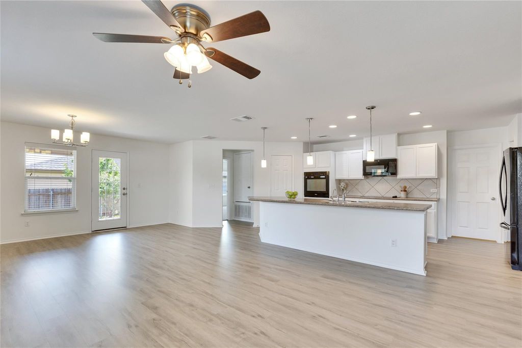 120 Jasmine CV, Kyle, TX 78640