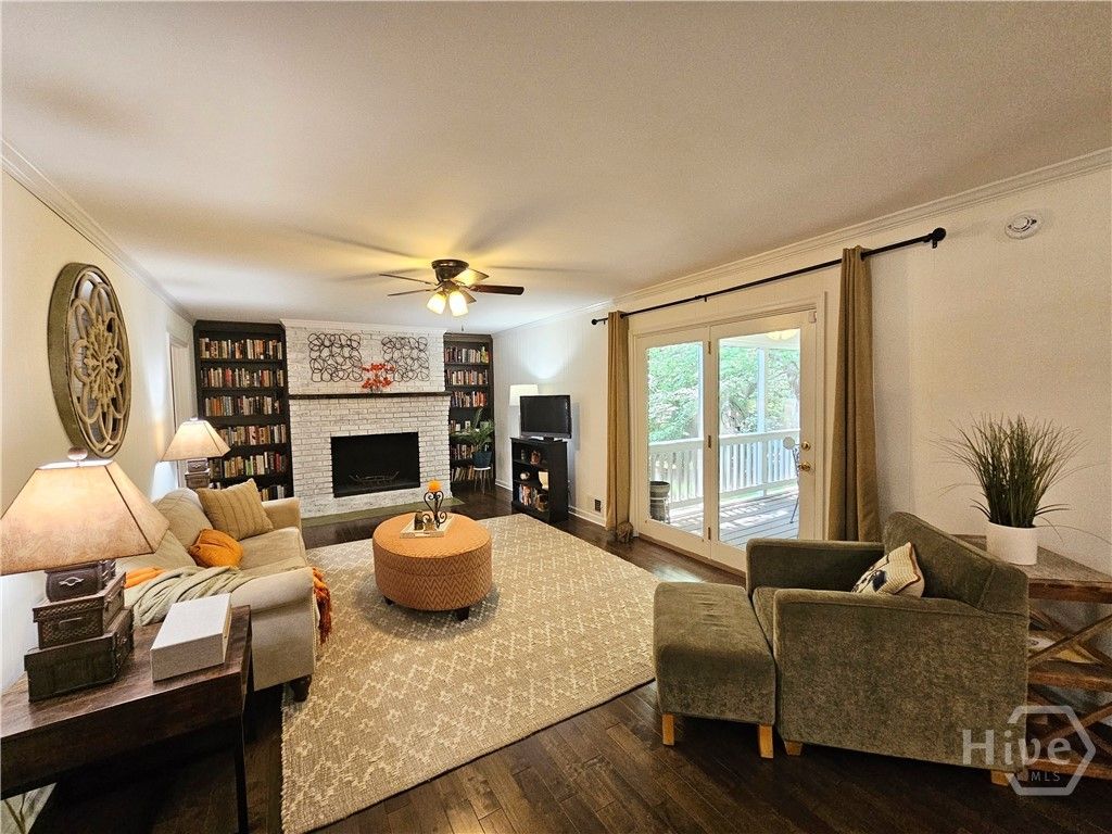 Image 11 of property listing at 160 Edgewood Drive, Athens, GA 30606