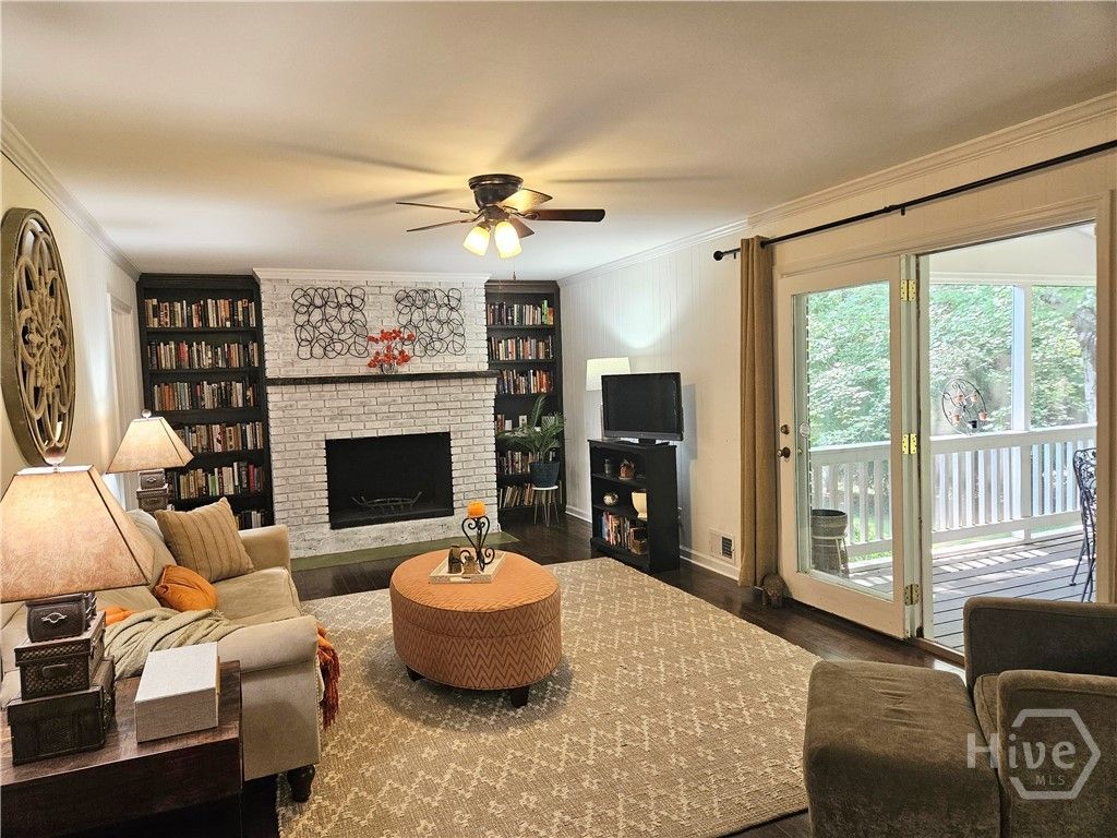 Image 12 of property listing at 160 Edgewood Drive, Athens, GA 30606