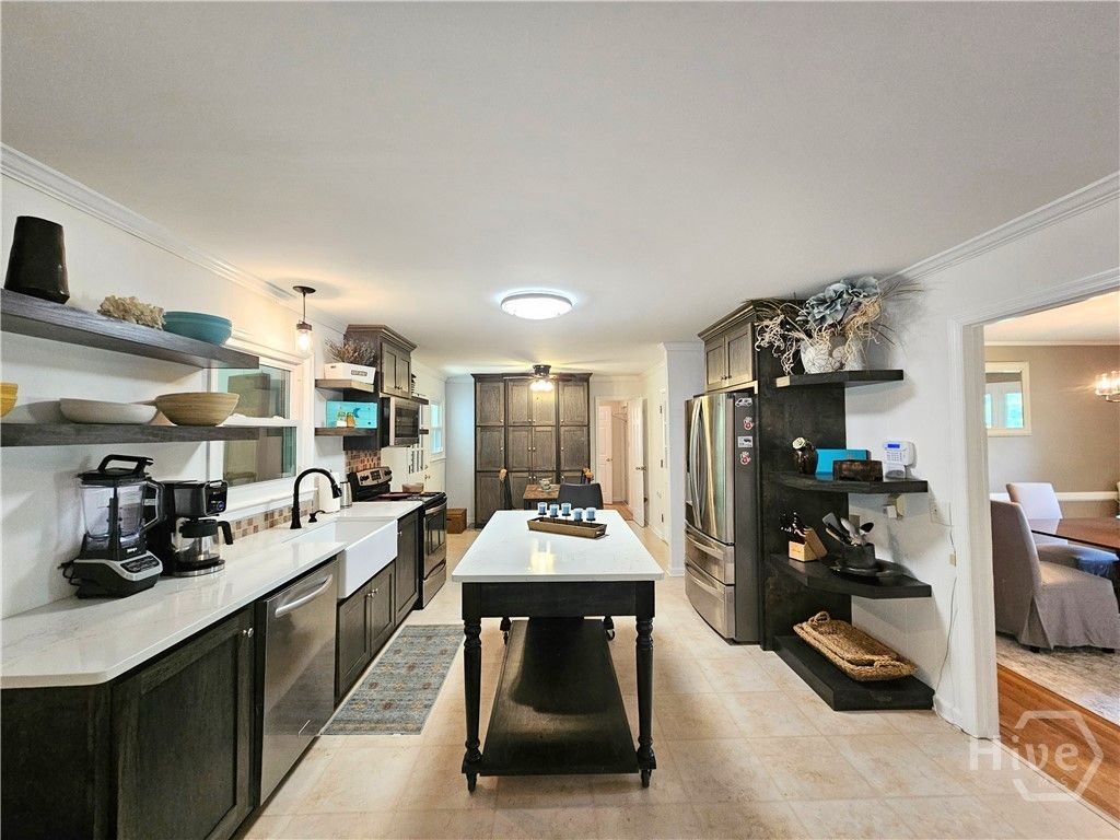 Image 16 of property listing at 160 Edgewood Drive, Athens, GA 30606