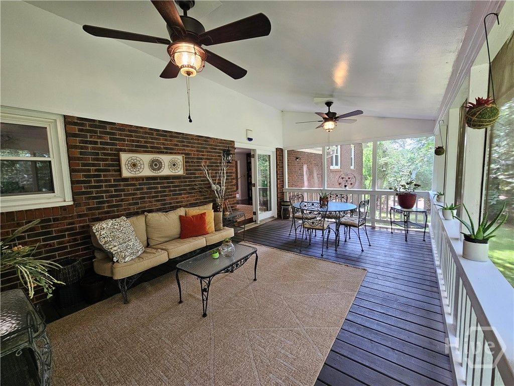 Image 20 of property listing at 160 Edgewood Drive, Athens, GA 30606