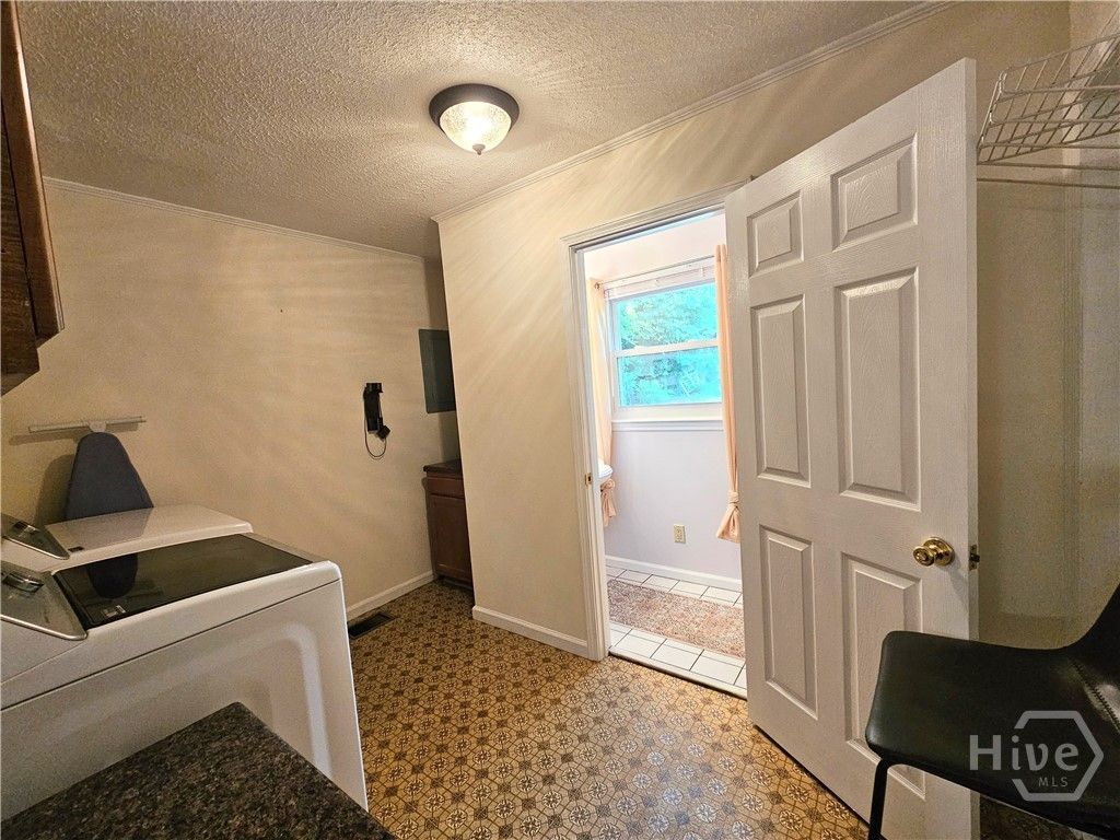 Image 21 of property listing at 160 Edgewood Drive, Athens, GA 30606