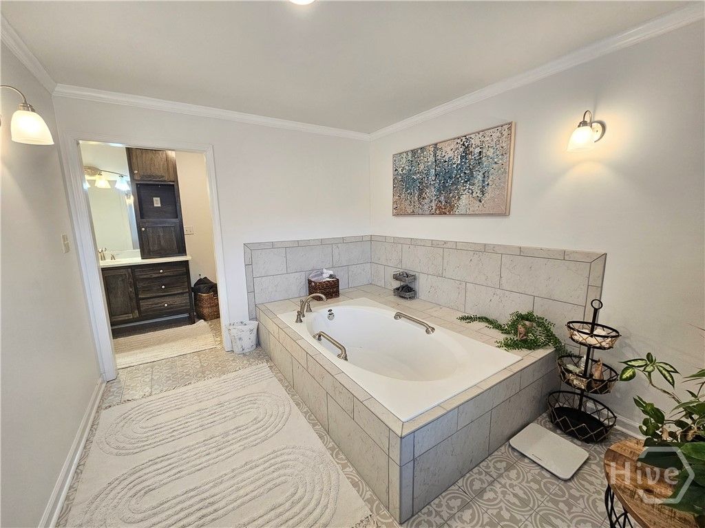 Image 32 of property listing at 160 Edgewood Drive, Athens, GA 30606