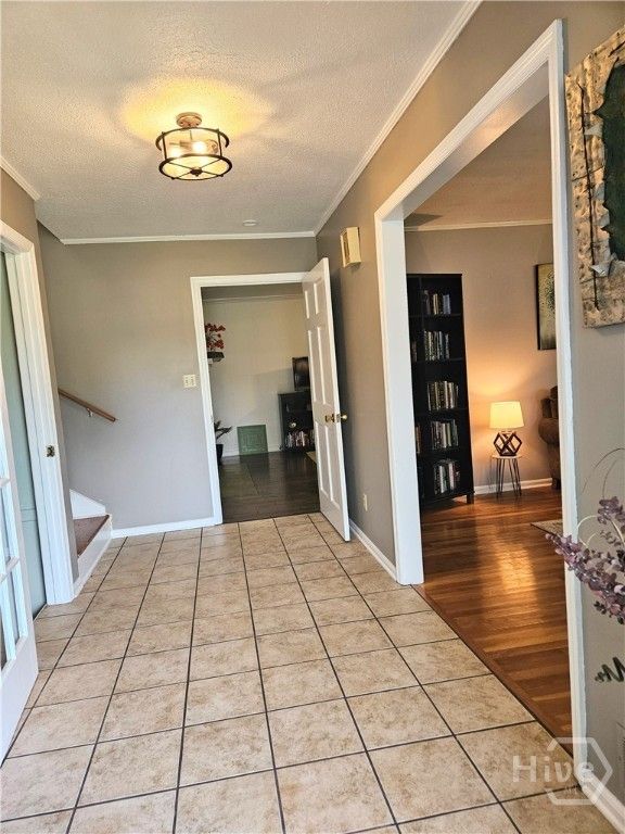 Image 4 of property listing at 160 Edgewood Drive, Athens, GA 30606