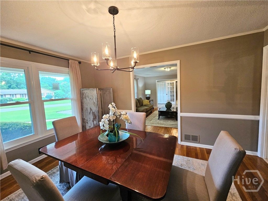 Image 8 of property listing at 160 Edgewood Drive, Athens, GA 30606