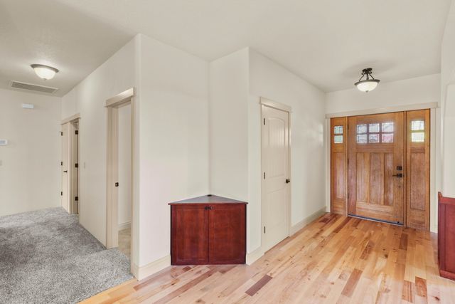 1054 Pumpkin Ridge Drive, Eagle Point, OR 97524