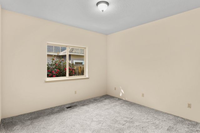 1054 Pumpkin Ridge Drive, Eagle Point, OR 97524