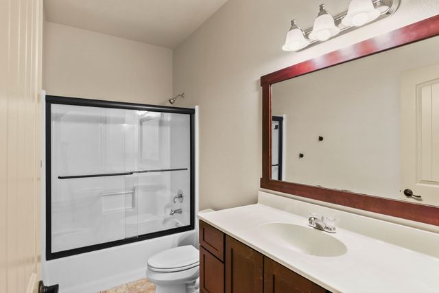 1054 Pumpkin Ridge Drive, Eagle Point, OR 97524