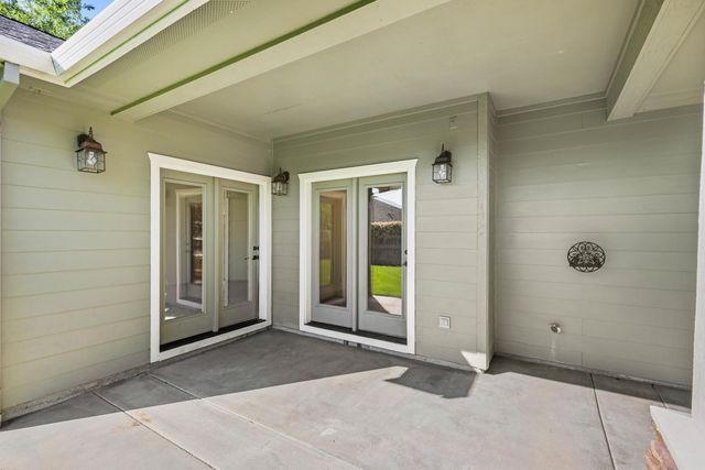 1054 Pumpkin Ridge Drive, Eagle Point, OR 97524