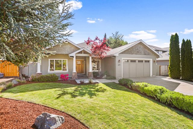 1054 Pumpkin Ridge Drive, Eagle Point, OR 97524