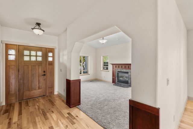 1054 Pumpkin Ridge Drive, Eagle Point, OR 97524