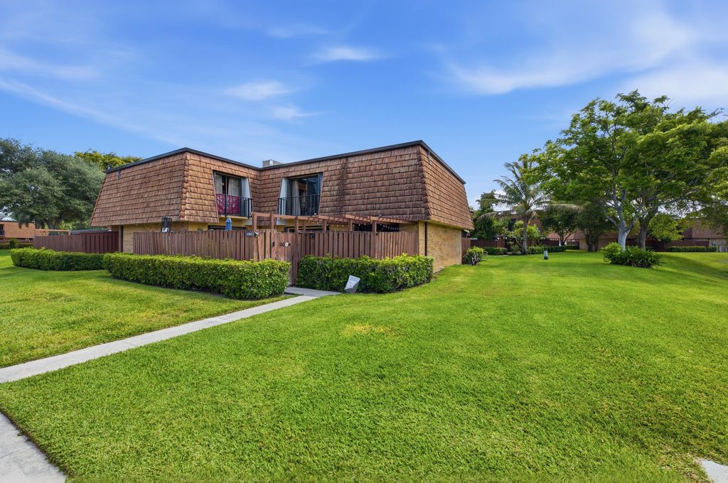 2306 23rd Lane, Greenacres, FL 33463