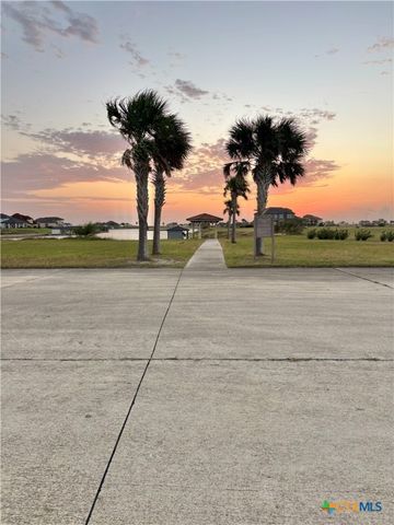 159 Chateau Way, Port O'connor, TX 77982
