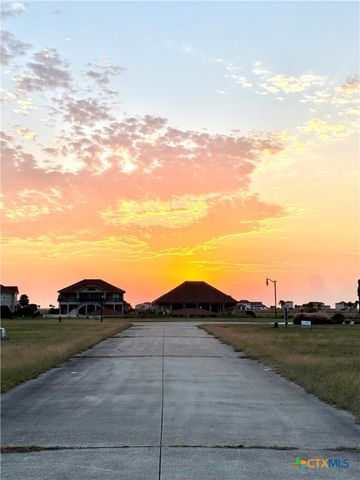 159 Chateau Way, Port O'connor, TX 77982