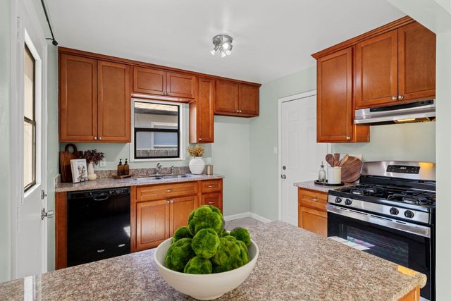 6350 35th Ave, Sacramento, CA 95824