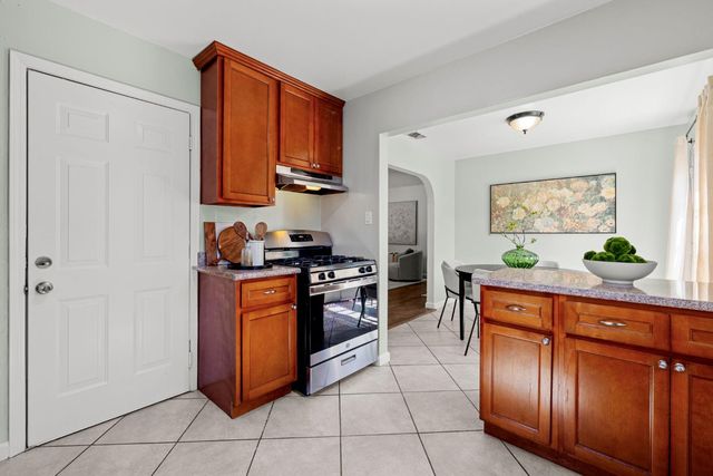 6350 35th Ave, Sacramento, CA 95824