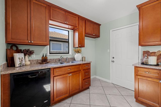 6350 35th Ave, Sacramento, CA 95824