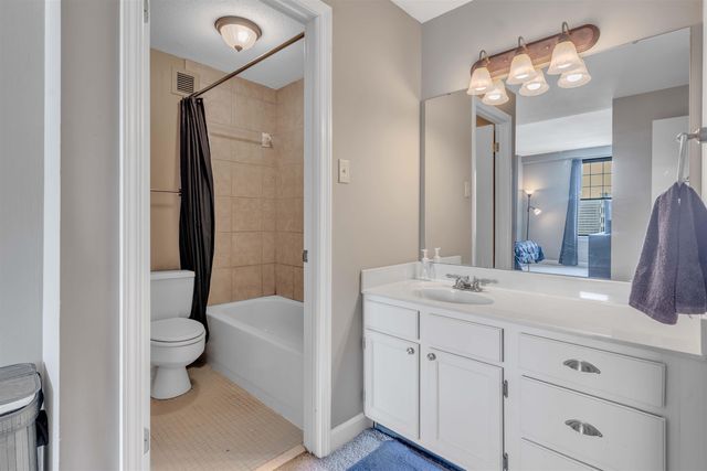 109 N Main St Apt 1212, Memphis, TN 38103