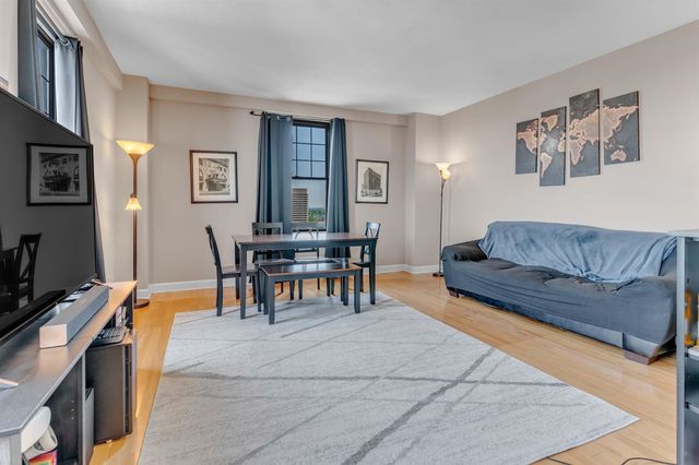 109 N Main St Apt 1212, Memphis, TN 38103