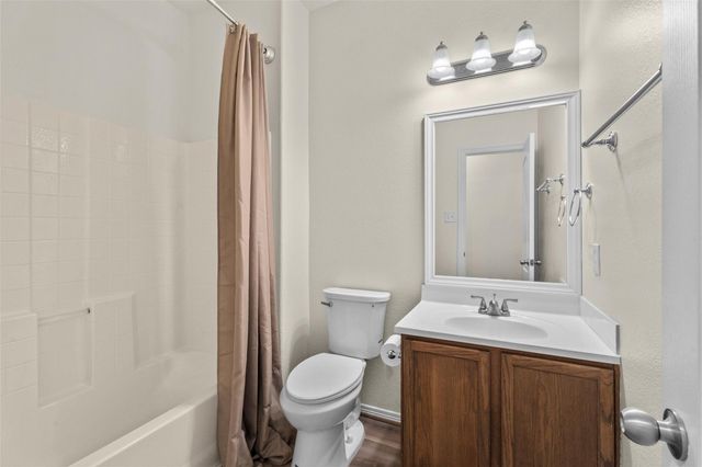 1069 Shadow Glenn Drive, Conroe, TX 77301