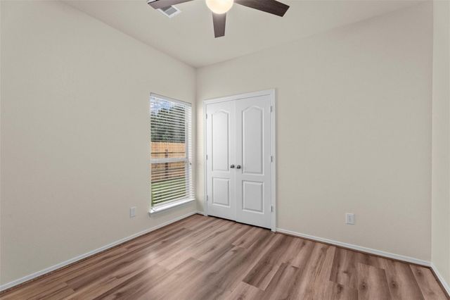 1069 Shadow Glenn Drive, Conroe, TX 77301