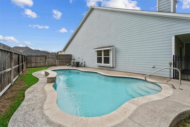 1069 Shadow Glenn Drive, Conroe, TX 77301