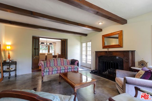12145 La Casa Lane, Los Angeles, CA 90049