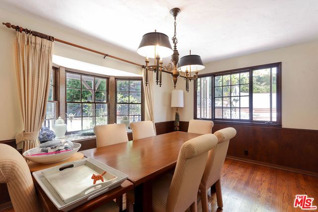 12145 La Casa Lane, Los Angeles, CA 90049