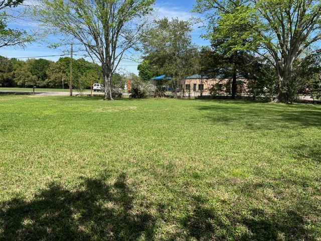 3414 E Walnut Street, Pearland, TX 77581