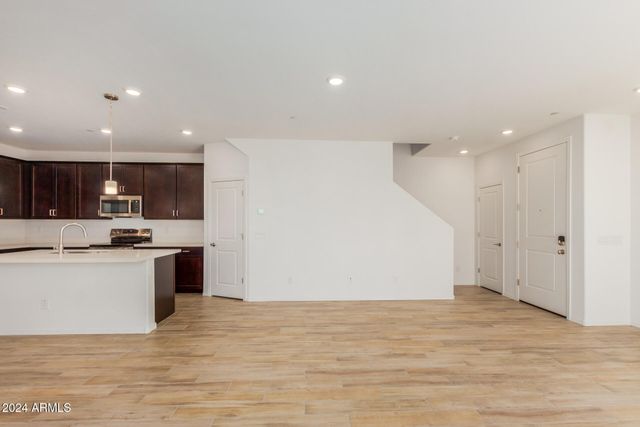 1871 E HAMPTON Lane 101, Gilbert, AZ 85295