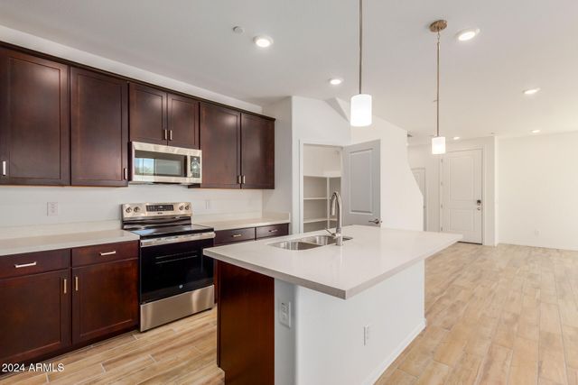 1871 E HAMPTON Lane 101, Gilbert, AZ 85295