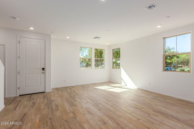 1871 E HAMPTON Lane 101, Gilbert, AZ 85295