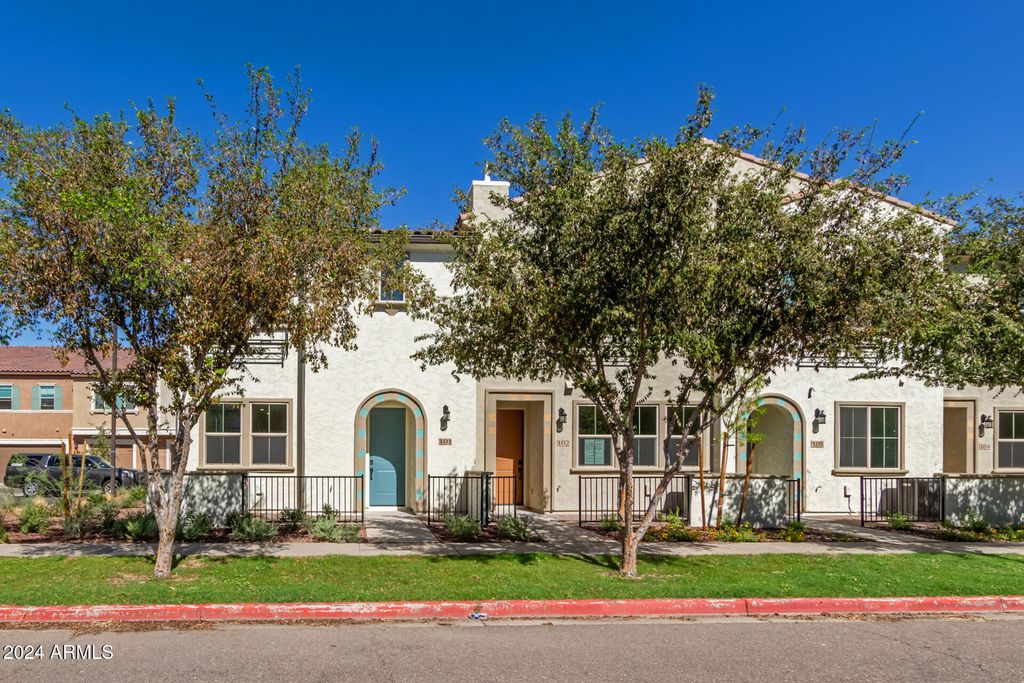1871 E HAMPTON Lane 101, Gilbert, AZ 85295