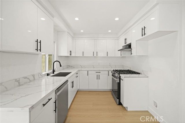 7010 Lennox Avenue, Van Nuys (los Angeles), CA 91405