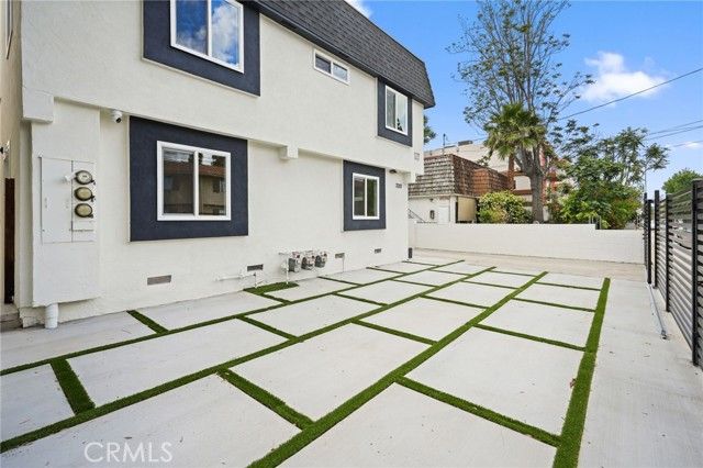 7010 Lennox Avenue, Van Nuys (los Angeles), CA 91405