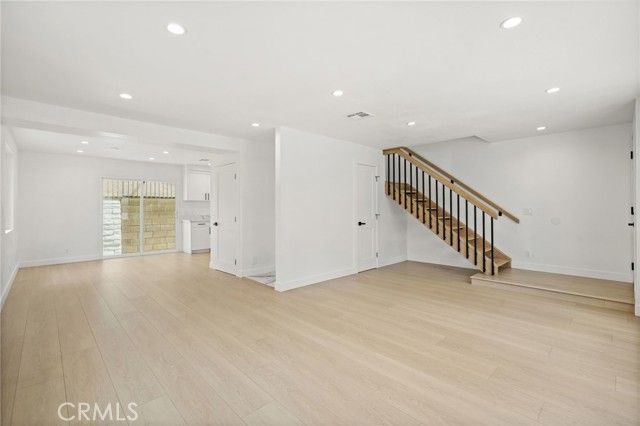 7010 Lennox Avenue, Van Nuys (los Angeles), CA 91405