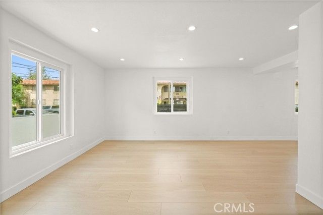 7010 Lennox Avenue, Van Nuys (los Angeles), CA 91405